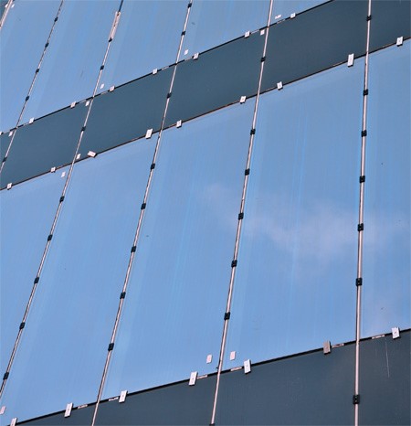 Вертикальные полосы на стеклопакете